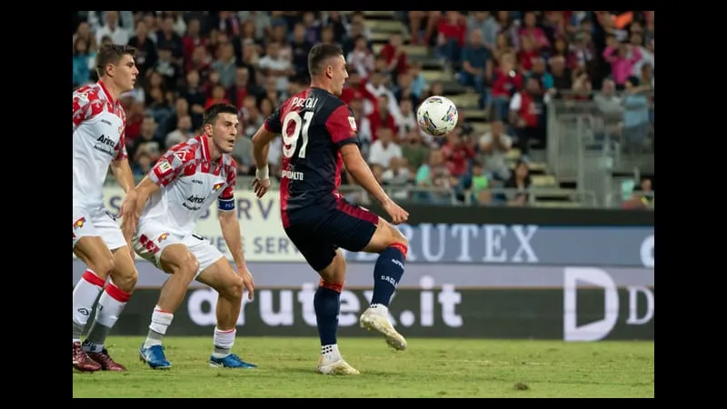 Minh họa cho "Hình ảnh bóng đá 'Cremonese' - "Cremonese" vs "Cagliari"